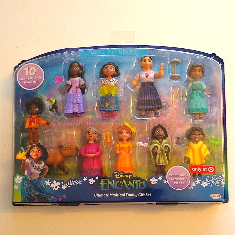 Disney encanto 10 madrigal family members playset new